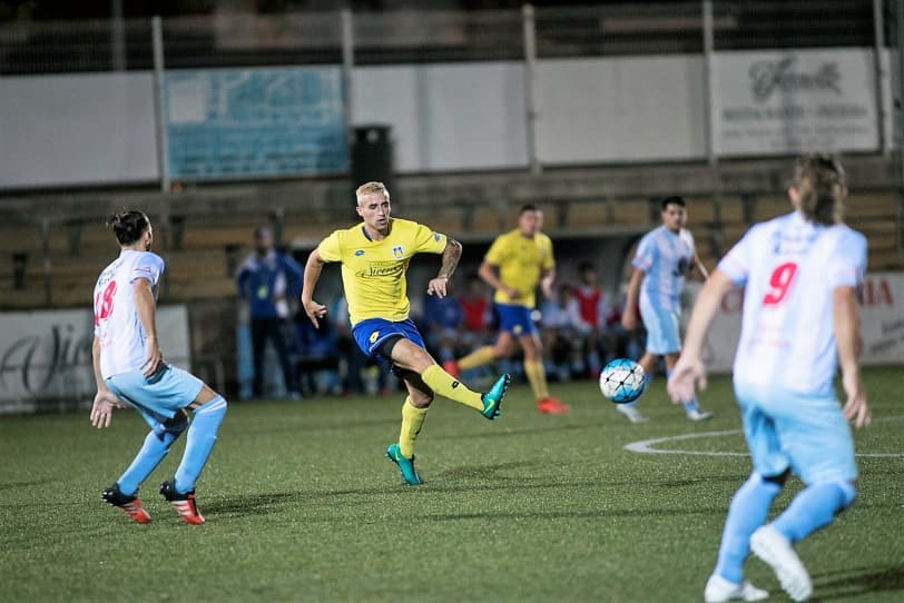 Tercera Catalana (Grup 8). Jornada 5. UE CASTELLDEFELS B - PEÑA UD MÁLAGA: 0-0. Segueixen invictes