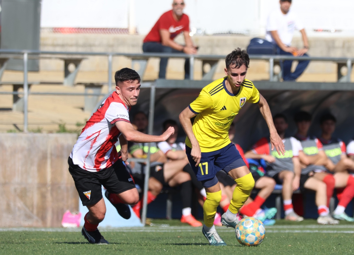 Lliga Elit 24-25. Jornada 10. UE CASTELLDEFELS - UE RUBÍ: 2-2. Primer empat a casa