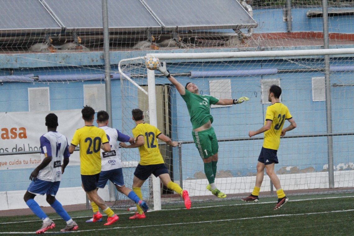 Lliga Elit 24-25. Jornada 11. CF CAN VIDALET - UE CASTELLDEFELS: 0-0. Bon punt al camp del líder