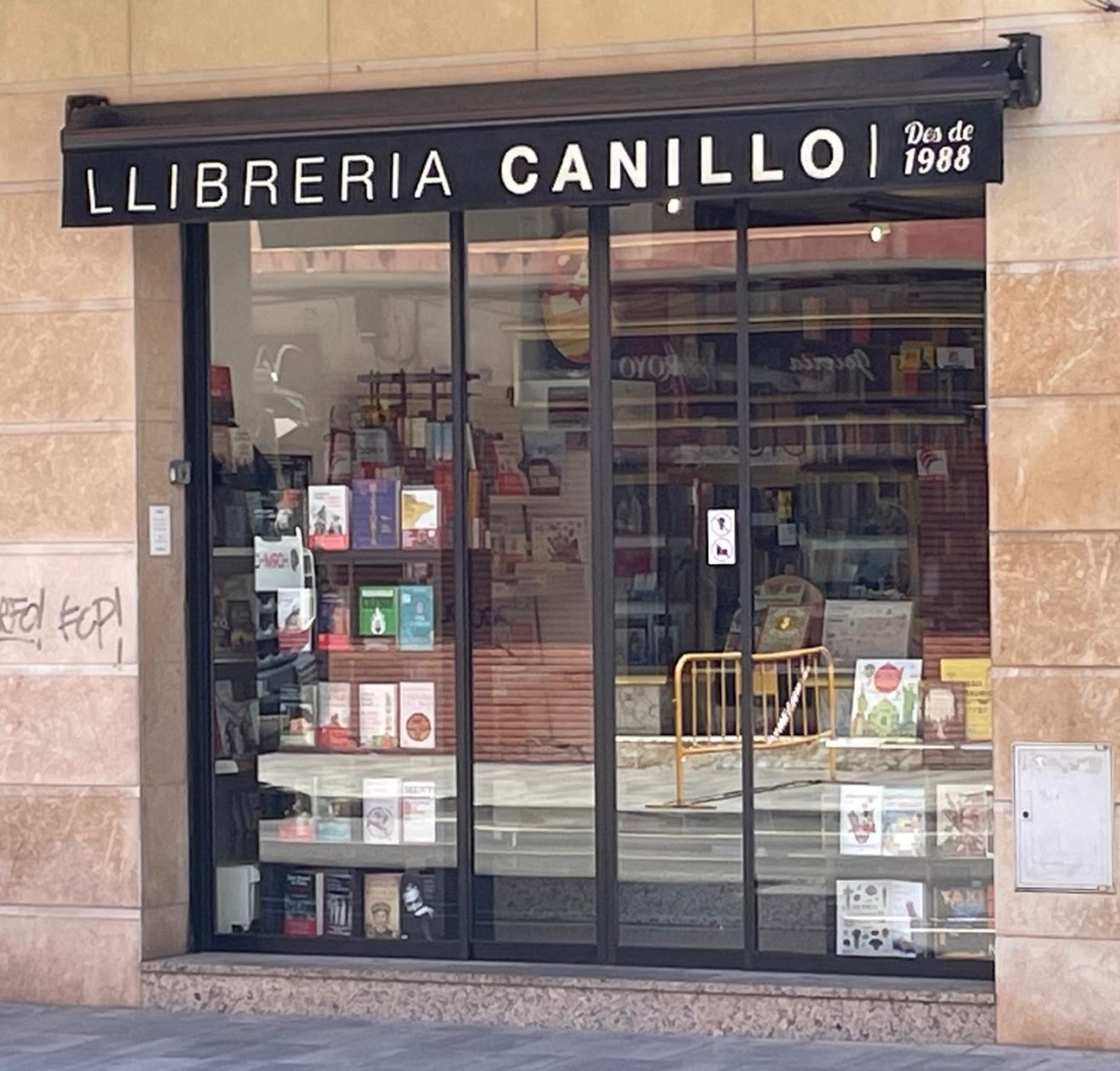 LLIBRERIA CANILLO, NOU PUNT DE VENDA DEL LLIBRE &#039;75 ANYS D&#039;HISTÒRIA UE CASTELLDEFELS. SEMPRE ENDAVANT&#039;