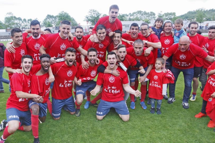 Tercera Divisió. Jornada 37. UE OLOT - UE CASTELLDEFELS: 5-0. El campió no dóna opció un Castelldefels que es jugarà la permanència contra la Montañesa