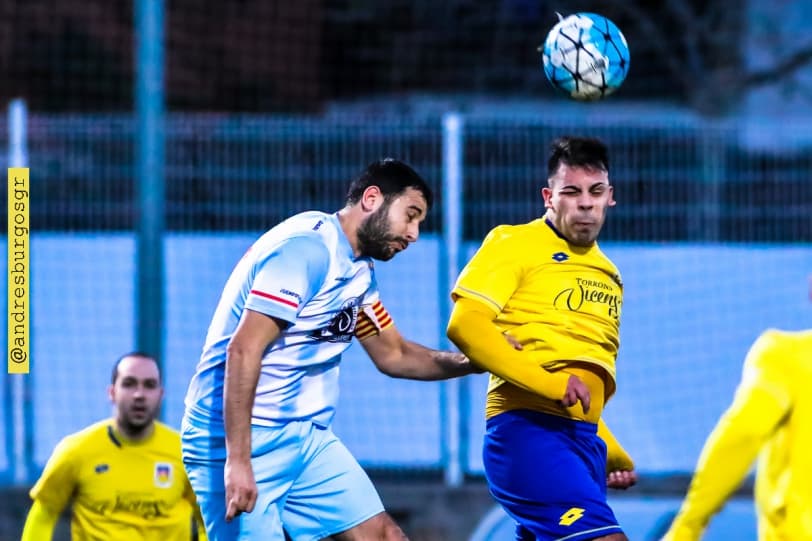 Tercera Catalana (Grup 8). UD VILADECANS B - UE CASTELLDEFELS B: 1-2 (sense acabar)