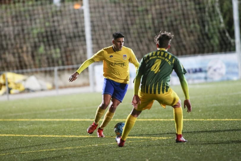 Tercera Catalana (Grup 8). Jornada 21. UE CASTELLDEFELS B - UD VILADECANS B: 1-1. Tercer empat consecutiu a casa