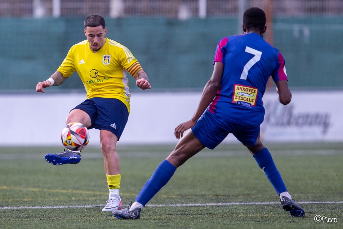 Tercera #RFEF5 23-24.Jornada 12. UE CASTELLDEFELS - FC L&#039;ESCALA: 1-2. Dos minuts fatídics